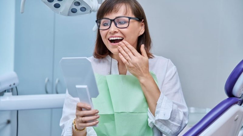 Zircone, céramique, résine ou titane : quels matériaux choisir pour une prothèse dentaire ?